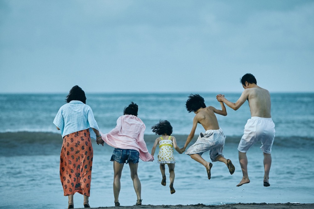 Japan: Shoplifters