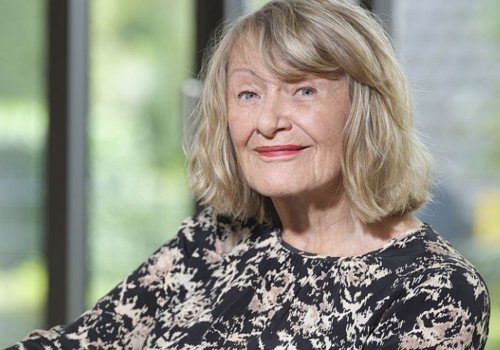 Buchpremiere mit Alice Schwarzer: „Feminismus pur. 99 Worte“